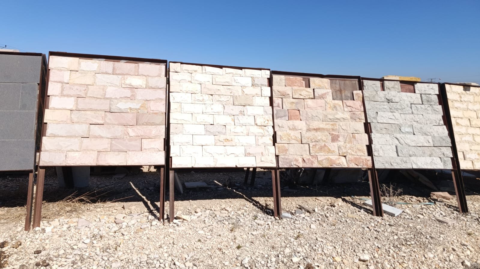 לוחות אבן טבעית לחיפוי ועיצוב