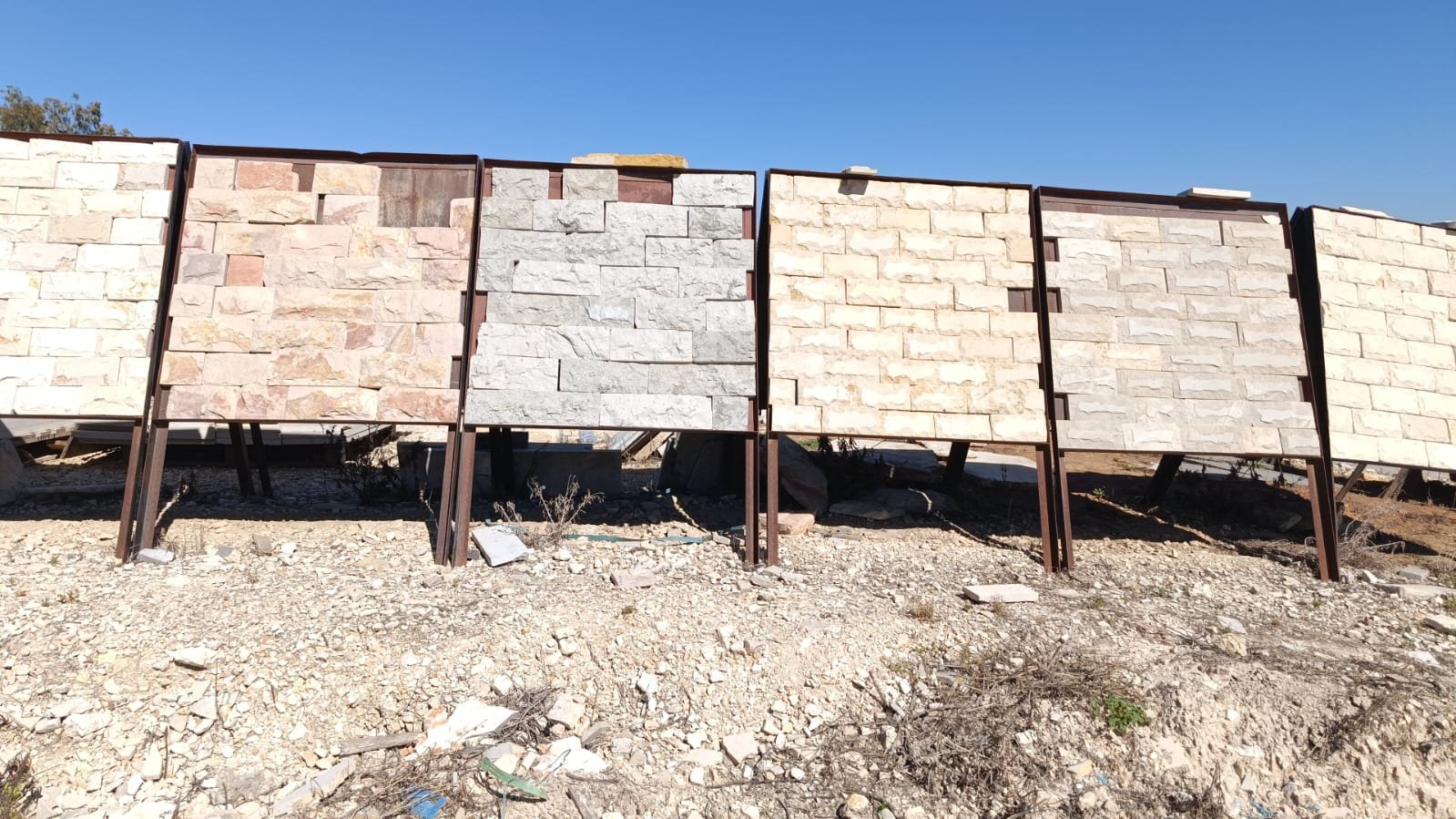 לוחות חיפוי אבן טבעית לקירות פנים וחוץ